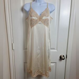 VANITY FAIR Vintage Slip Dress